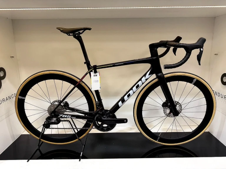 785 Huez